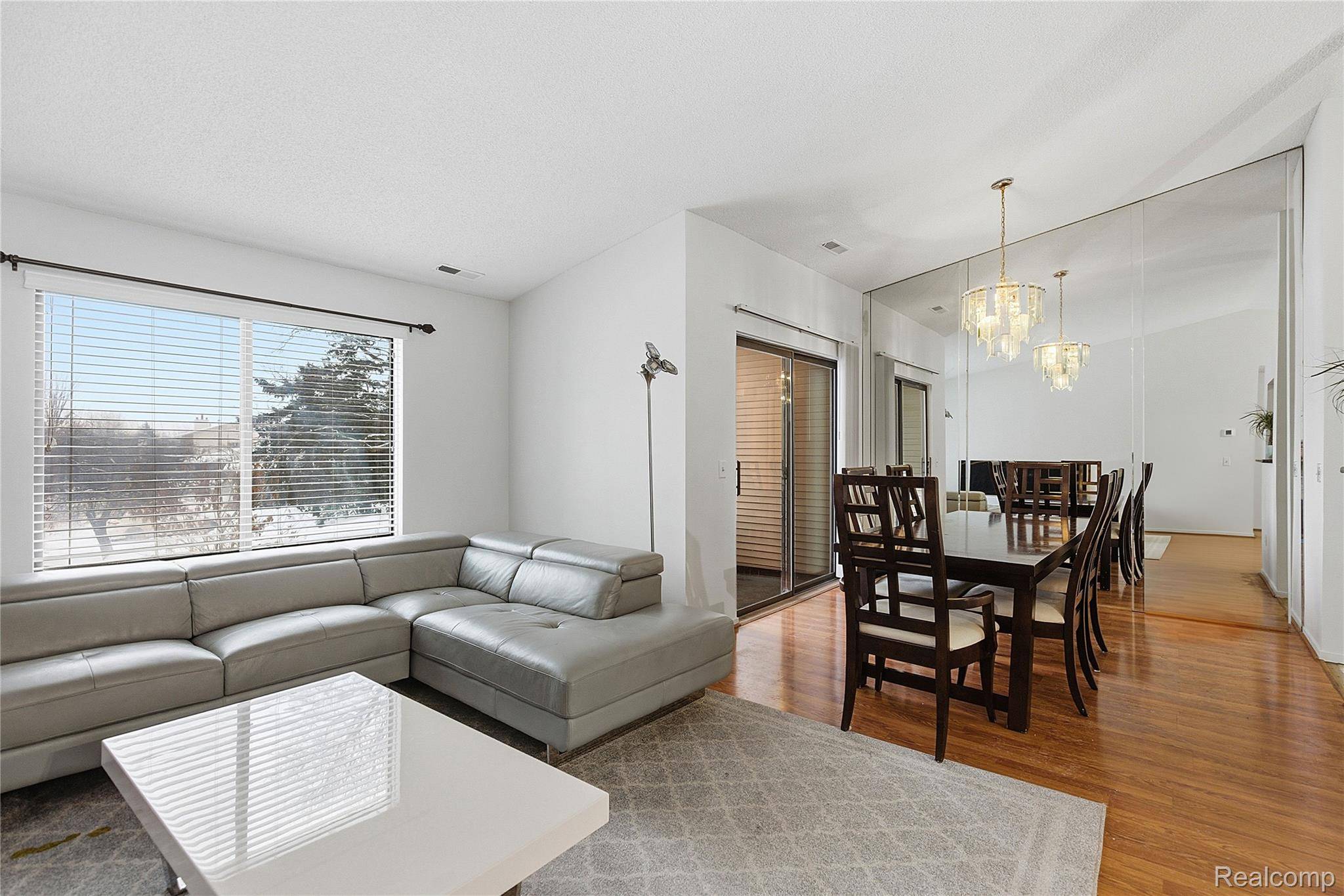 West Bloomfield, MI 48322,6700 Ridgefield CIR #201