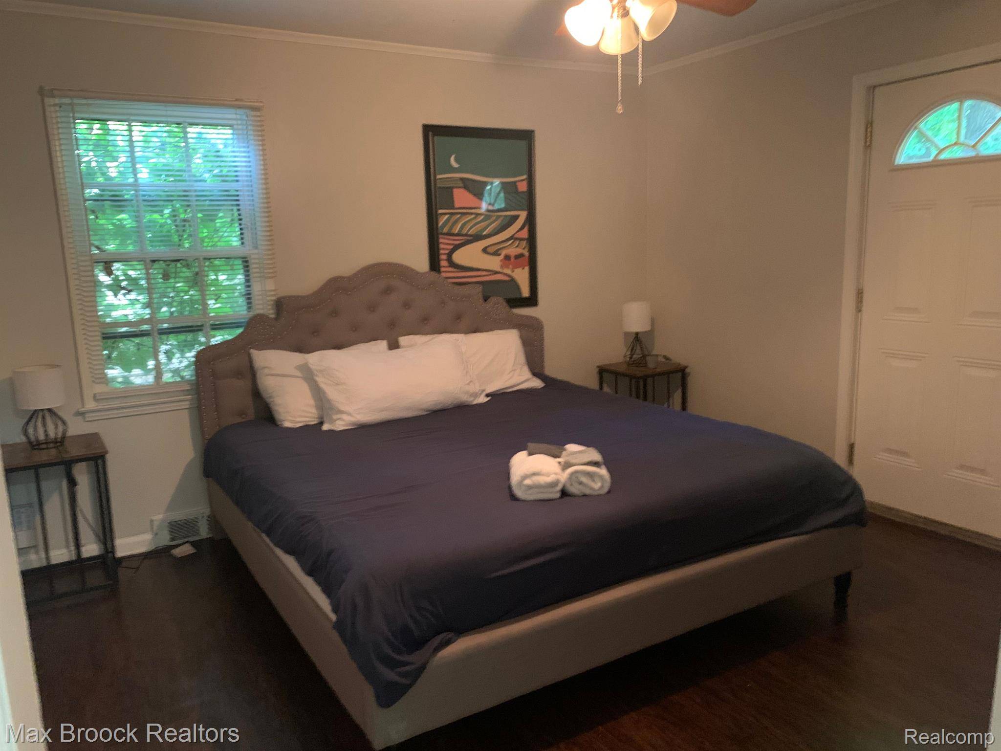 Oak Park, MI 48237,10431 CORNING ST