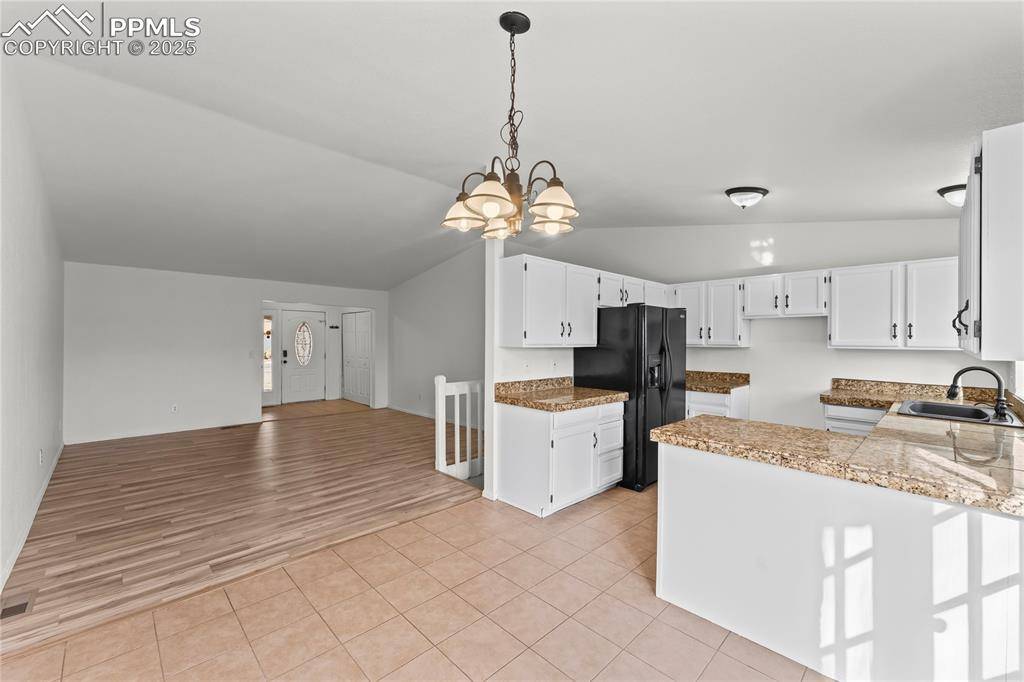 Colorado Springs, CO 80915,2355 Heathercrest DR