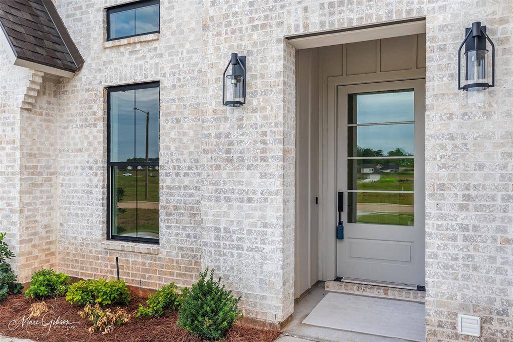 Benton, LA 71006,857 Walstonburg Lane