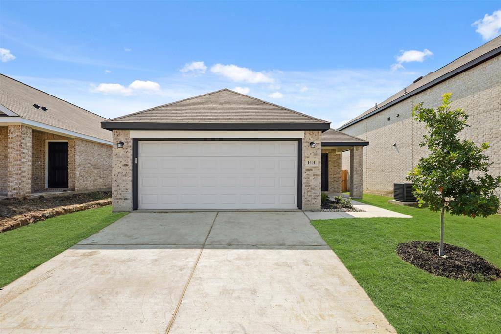 Ennis, TX 75119,1601 Romans Road