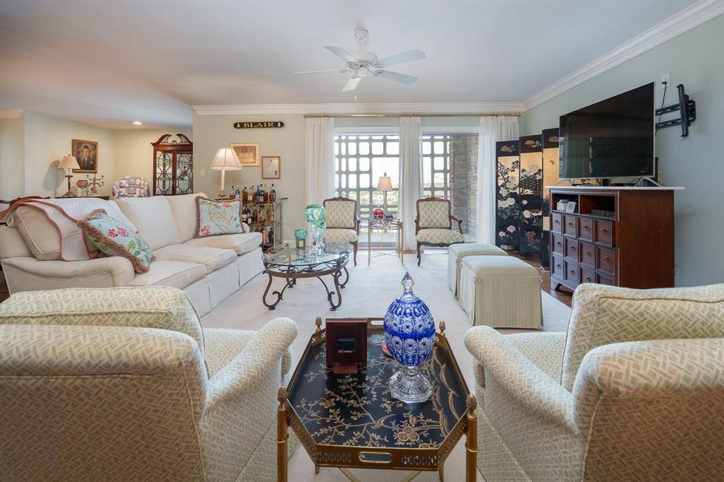 Dallas, TX 75219,3525 Turtle Creek Boulevard #11D