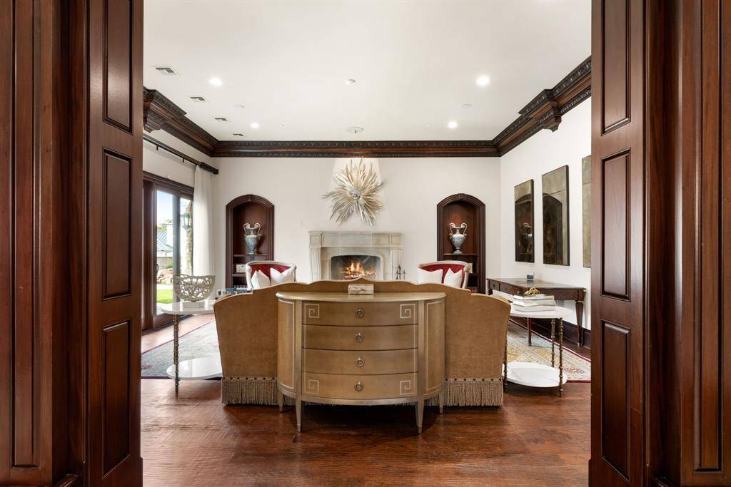 Plano, TX 75024,6413 Old Gate