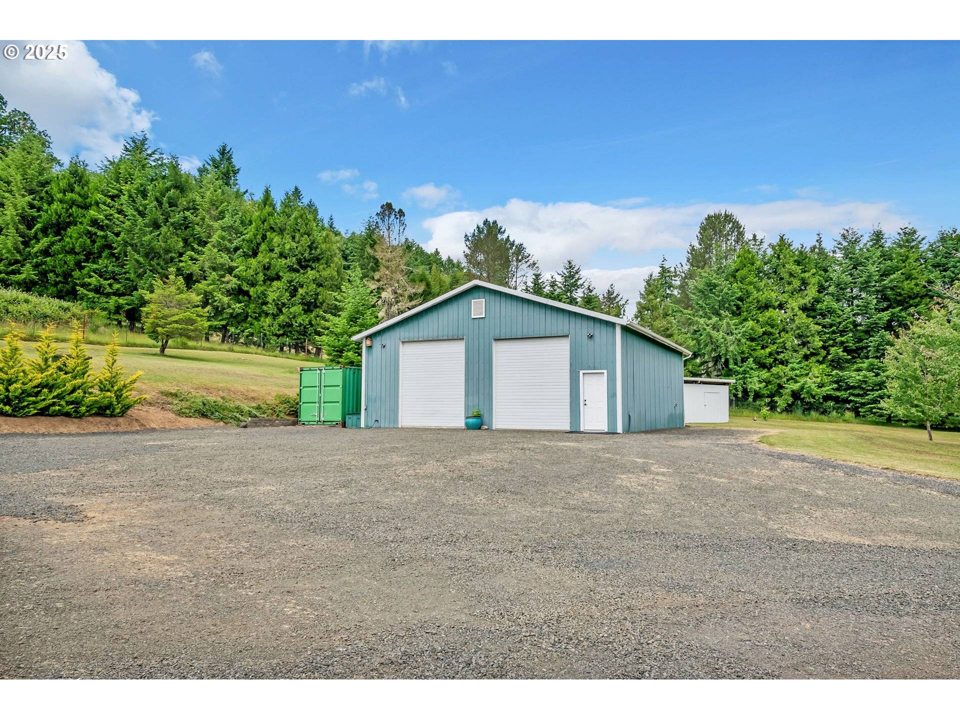 Oakland, OR 97462,453 RIVERWOOD LN