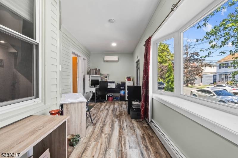 Kearny Town, NJ 07032,68 Quincy Ave