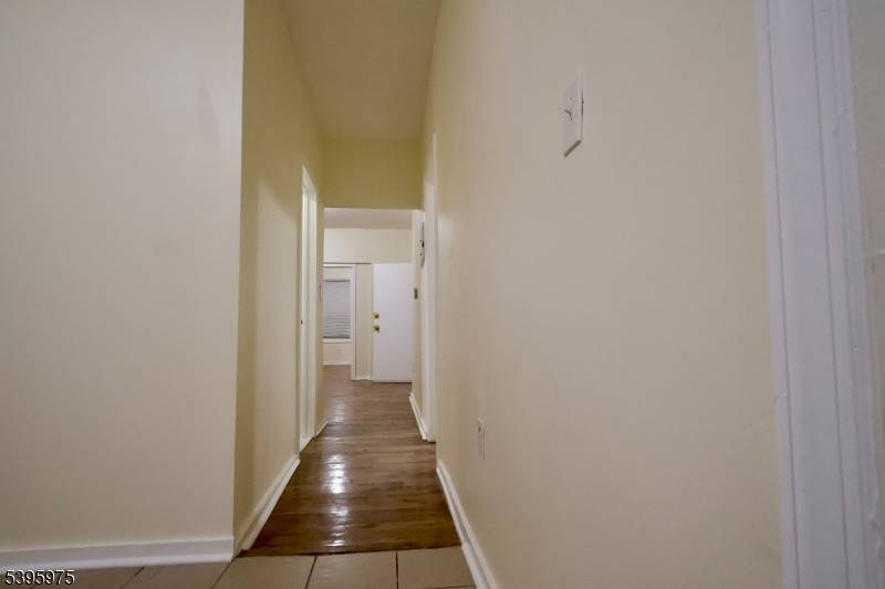 Newark City, NJ 07103,512 S 17Th St