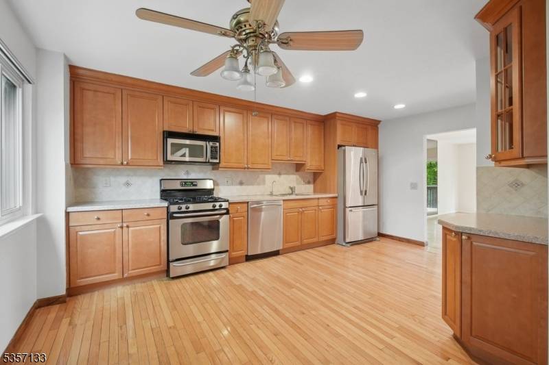 Florham Park Boro, NJ 07932,38 Park St #25H