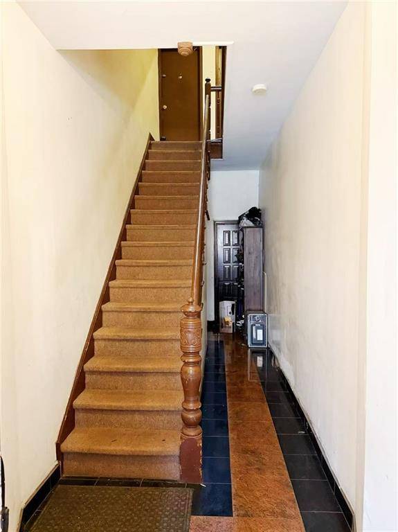 Brooklyn, NY 11209,652 73rd ST