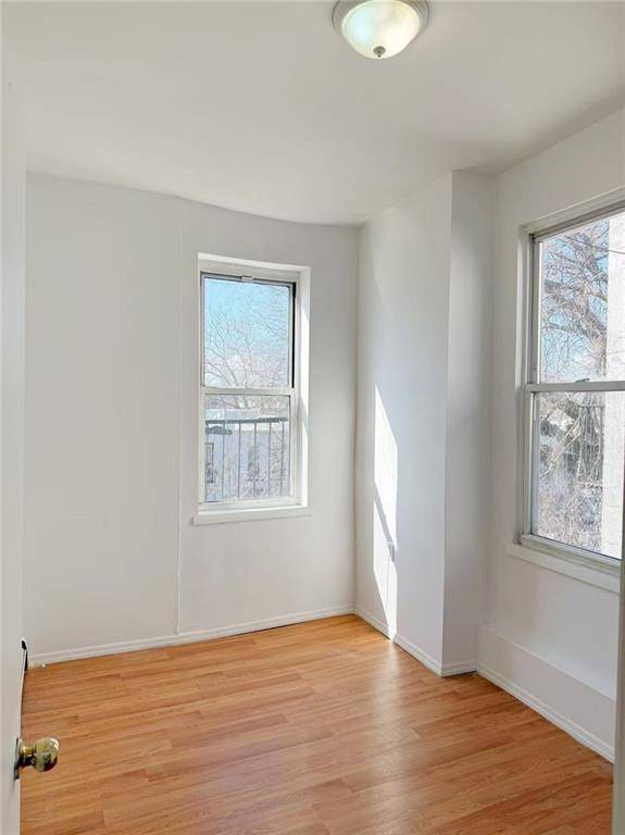 Brooklyn, NY 11209,652 73rd ST