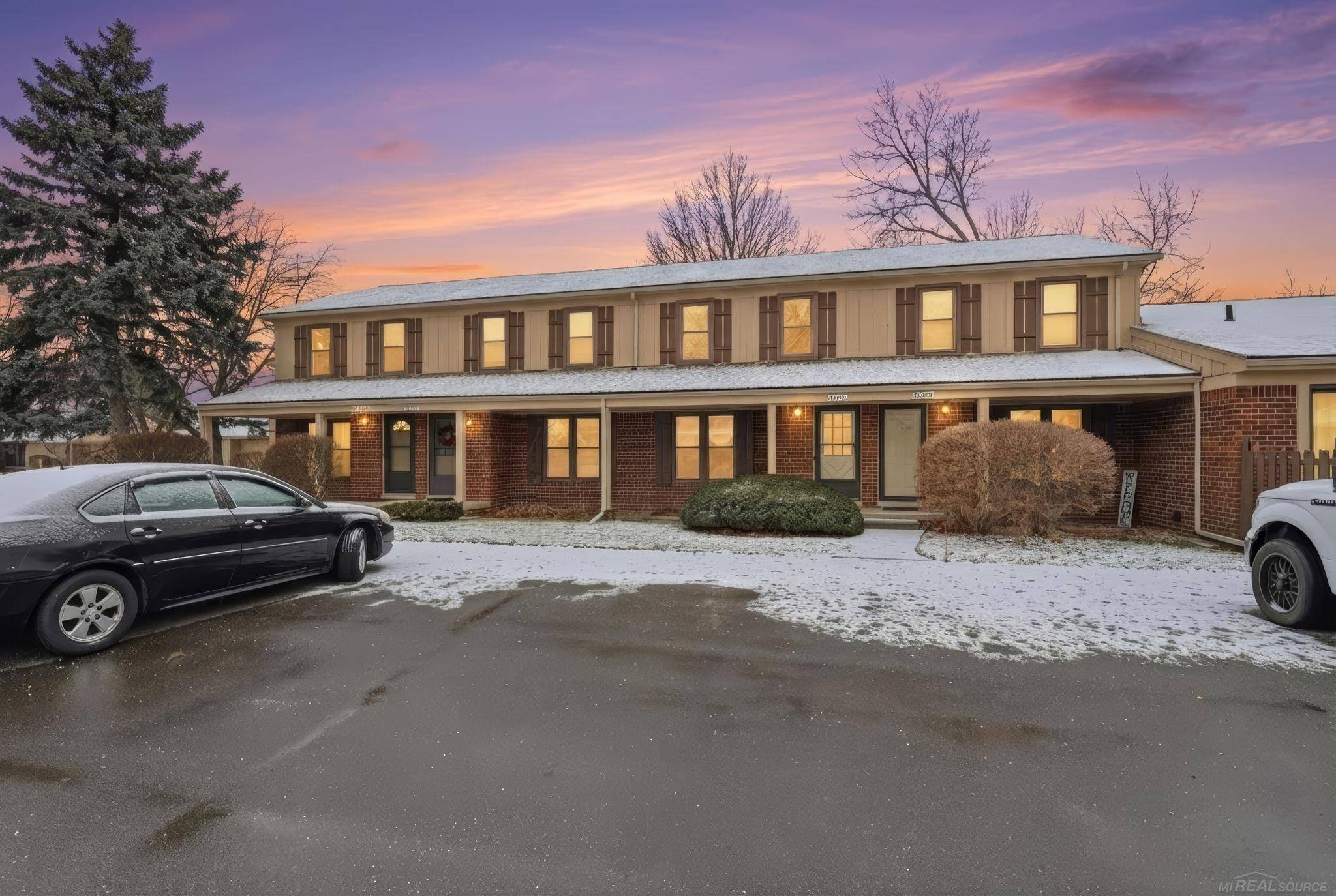 Warren, MI 48093,31610 Green Meadow LN