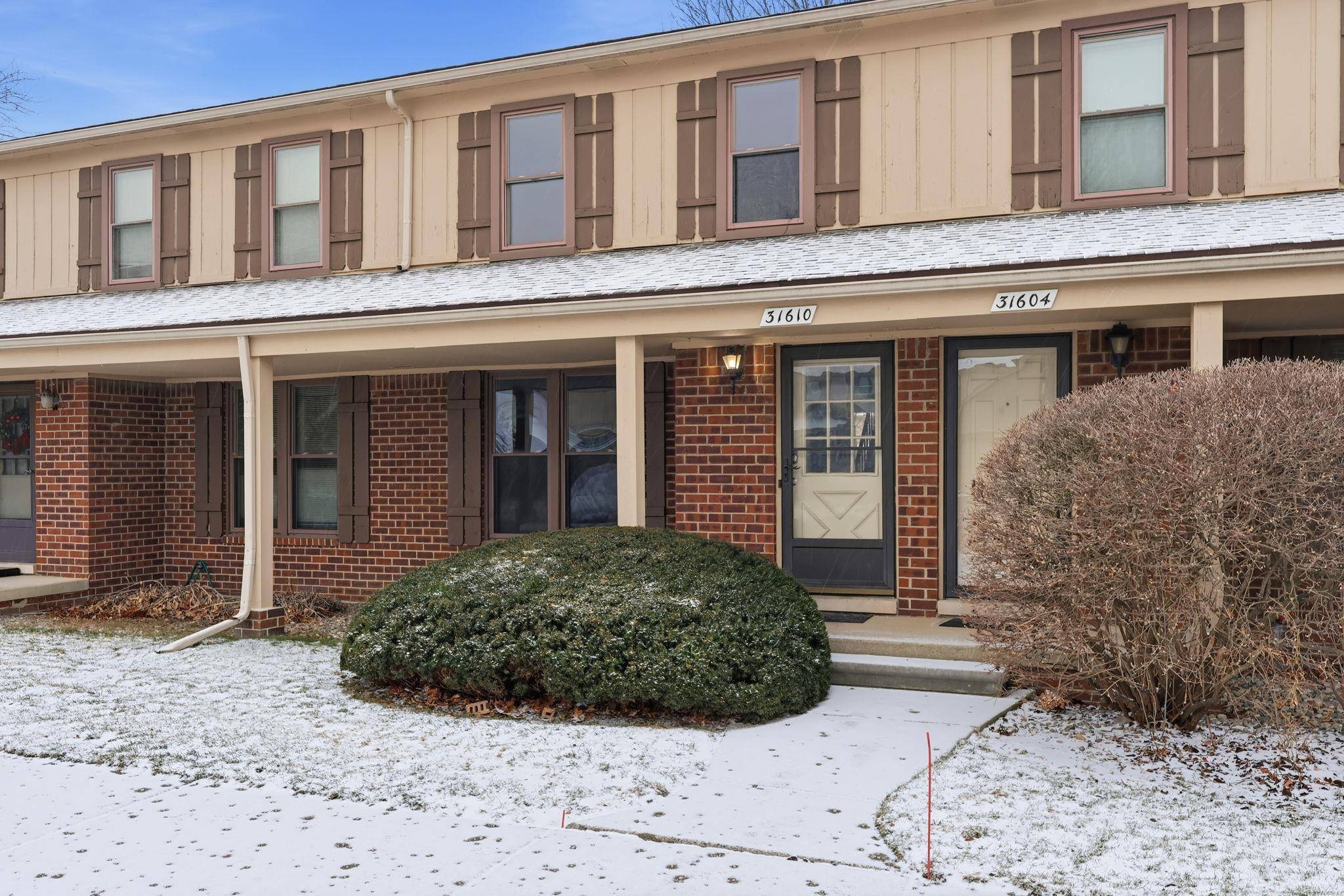 Warren, MI 48093,31610 Green Meadow LN