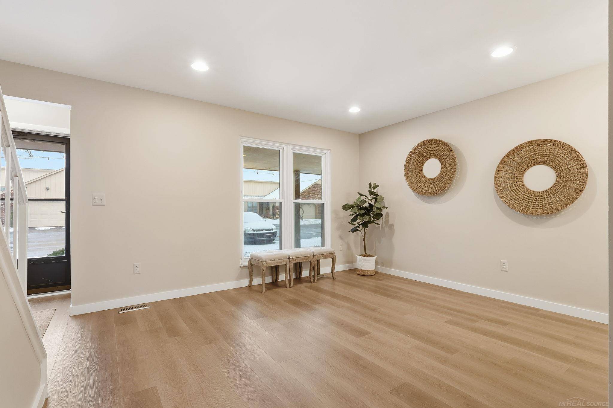 Warren, MI 48093,31610 Green Meadow LN