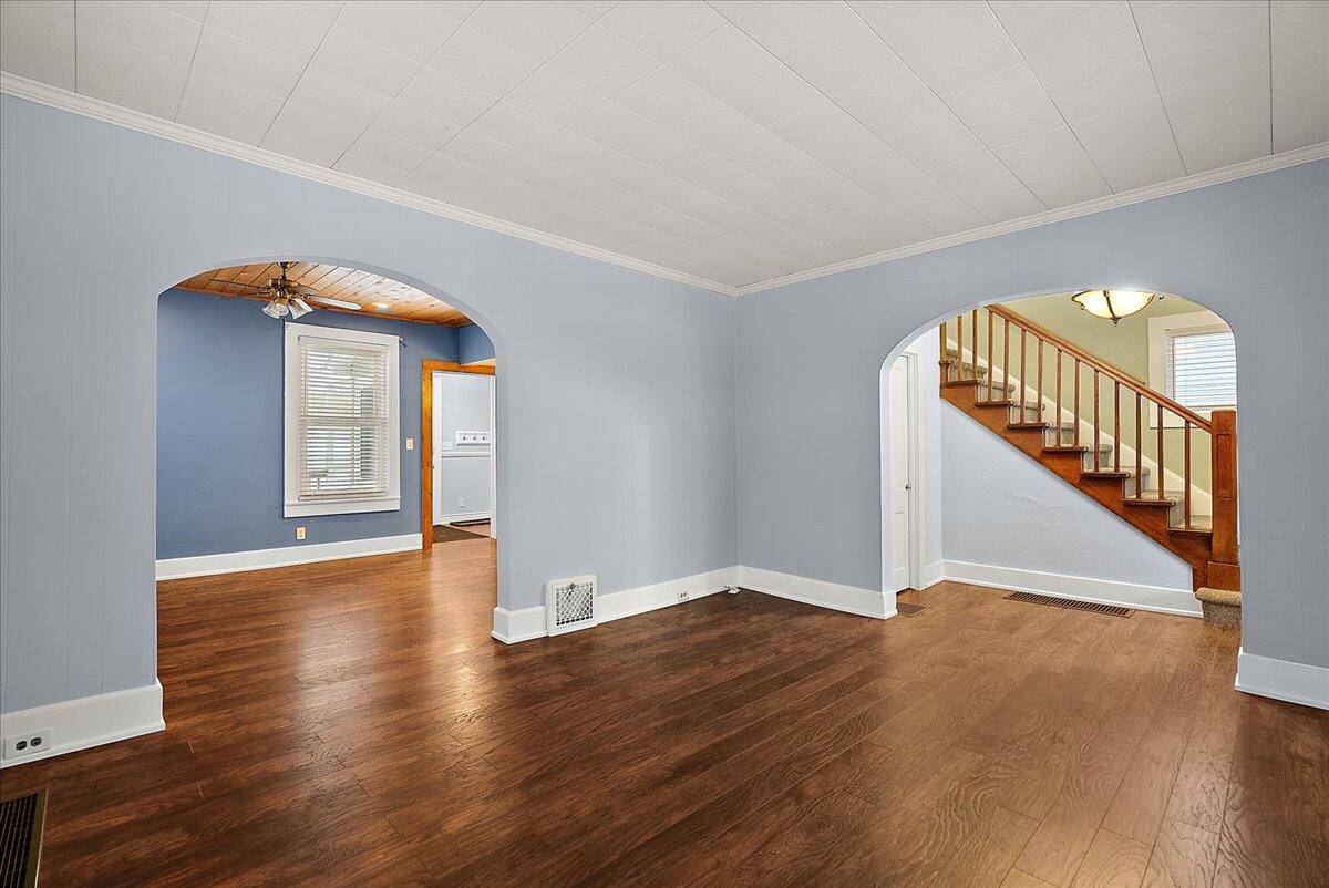 Grand Haven, MI 49417,1037 Washington AVE