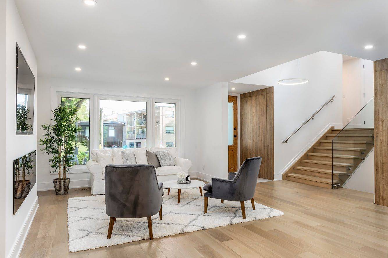 Toronto C06, ON M3H 5P9,90 Garthdale CT