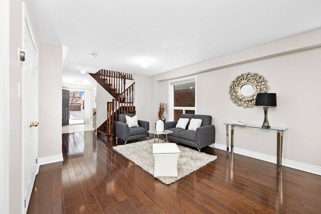 Whitby, ON L1R 0C5,39 Harkness DR