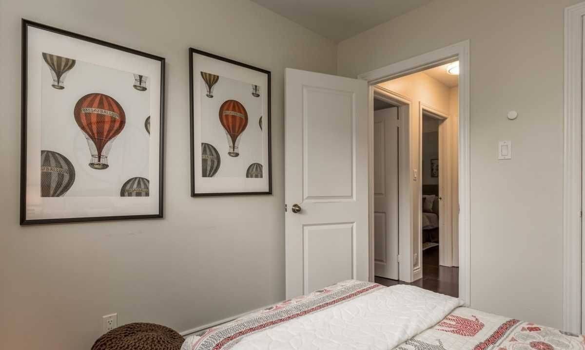 Pickering, ON L1W 1L1,1356 Poprad AVE