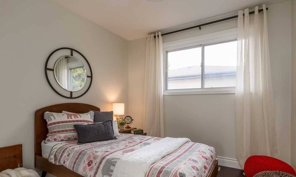 Pickering, ON L1W 1L1,1356 Poprad AVE