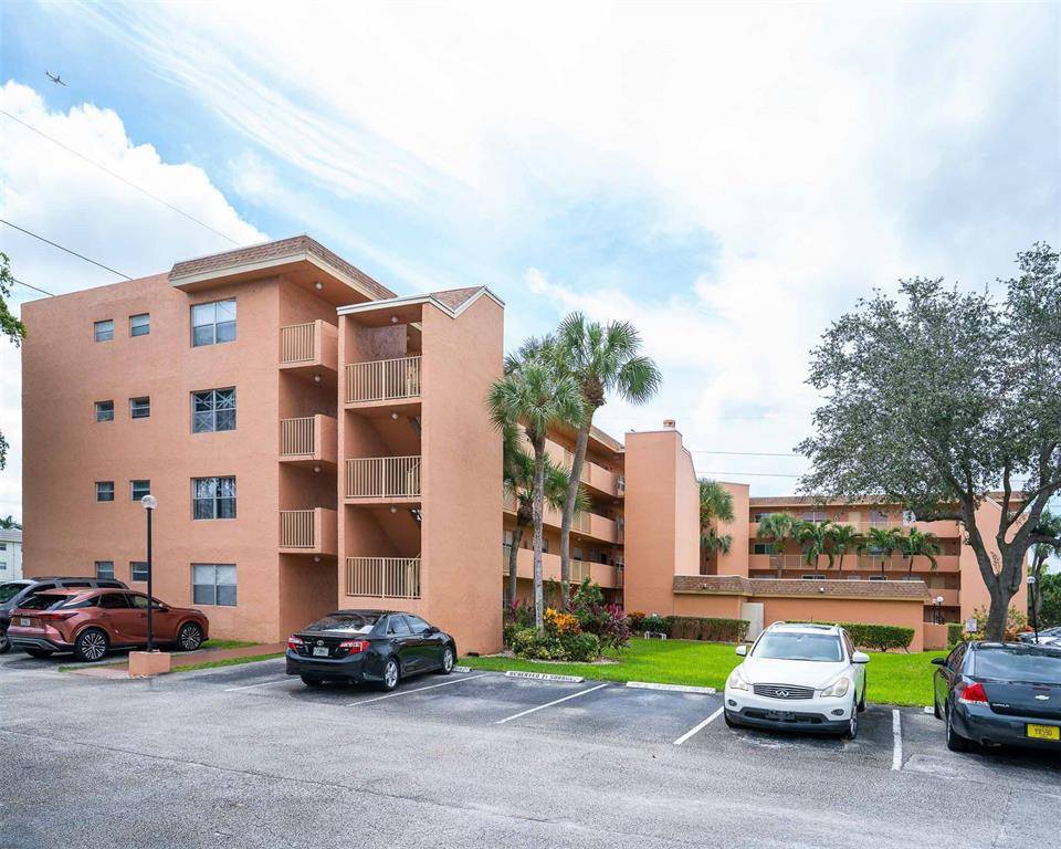 Sunrise, FL 33351,3110 N Pine Island Rd #304