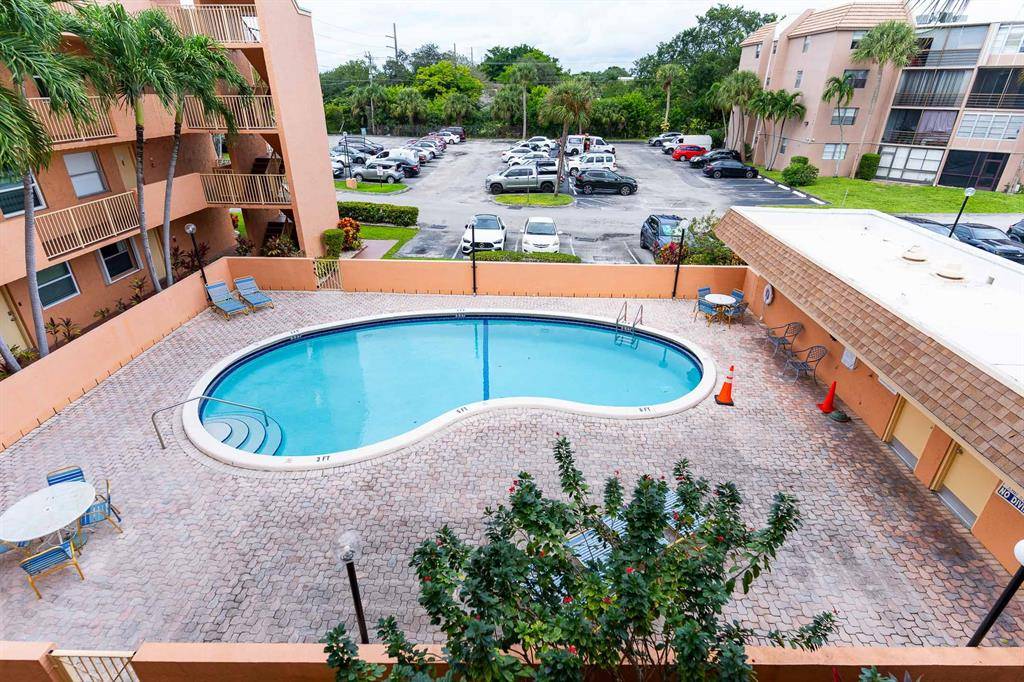 Sunrise, FL 33351,3110 N Pine Island Rd #304
