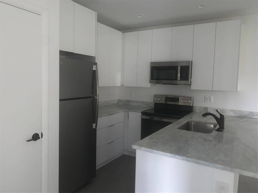 Fort Lauderdale, FL 33311,816 NW 3rd St #1