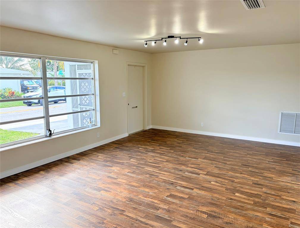 Margate, FL 33063,6875 NW 15th St