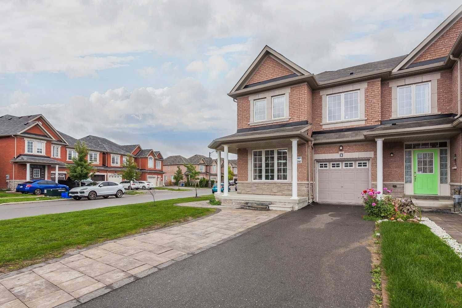 Richmond Hill, ON L4E 0X3,1 London Pride DR