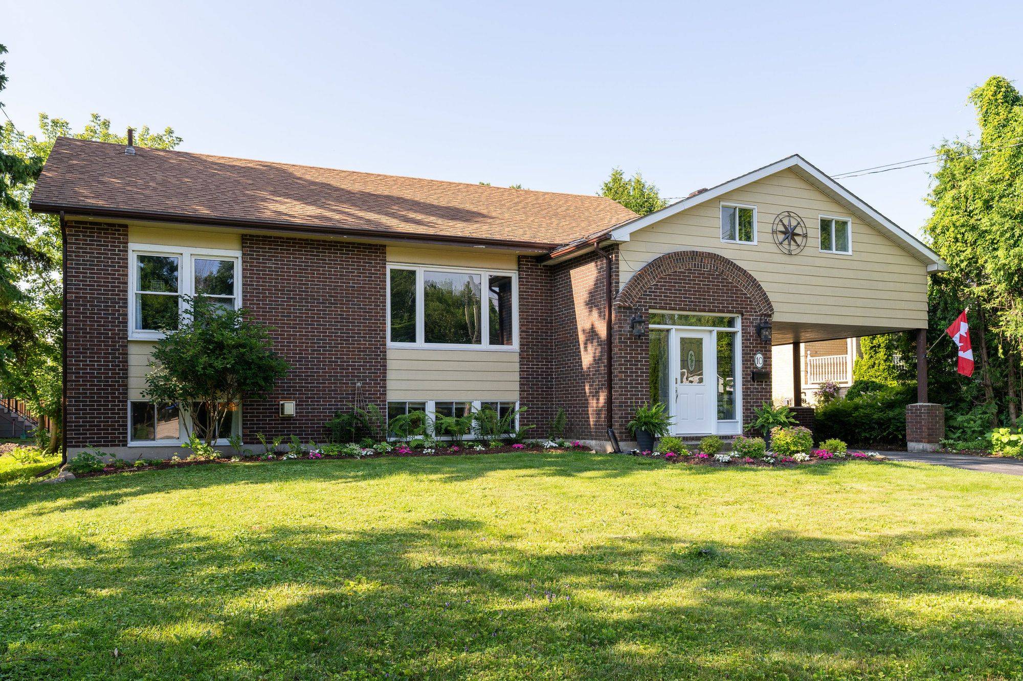 Collingwood, ON L9Y 4P1,10 Water ST