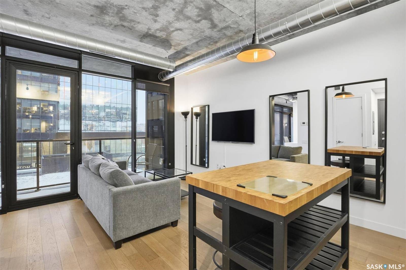 Saskatoon, SK S7K 4H5,490 2nd AVENUE S #504