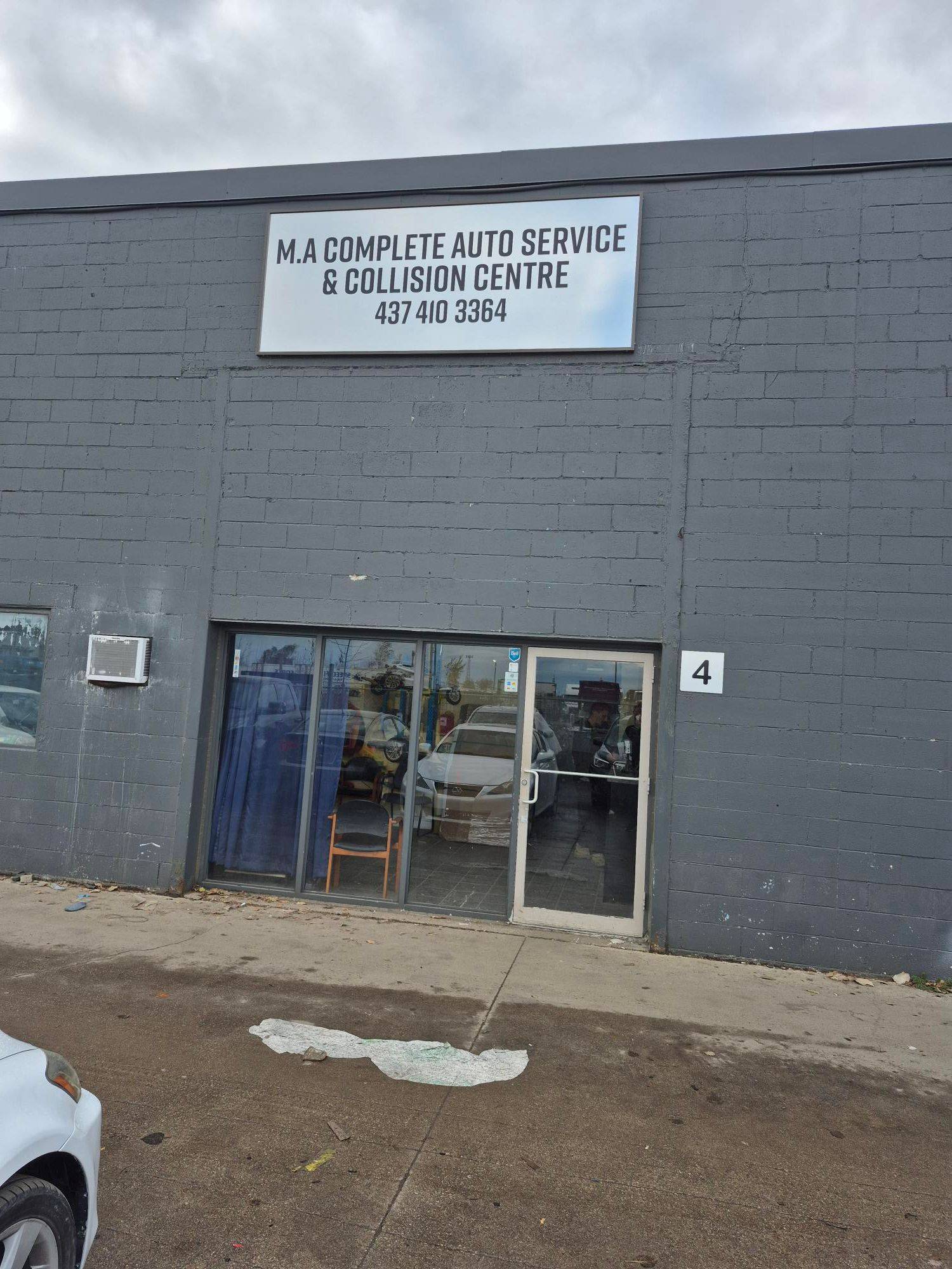 Mississauga, ON L5C 1T8,3364 Mavis RD #4