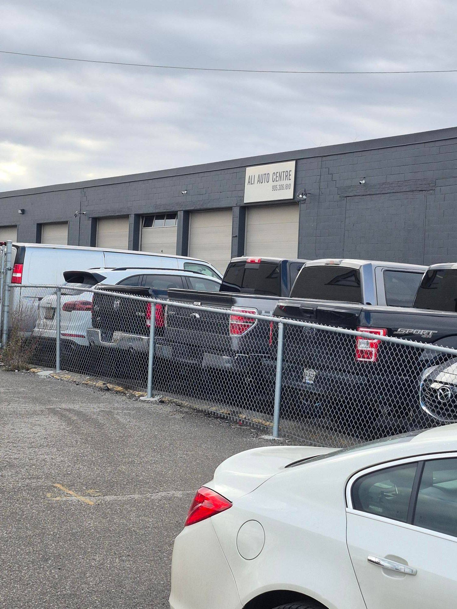 Mississauga, ON L5C 1T8,3364 Mavis RD #4