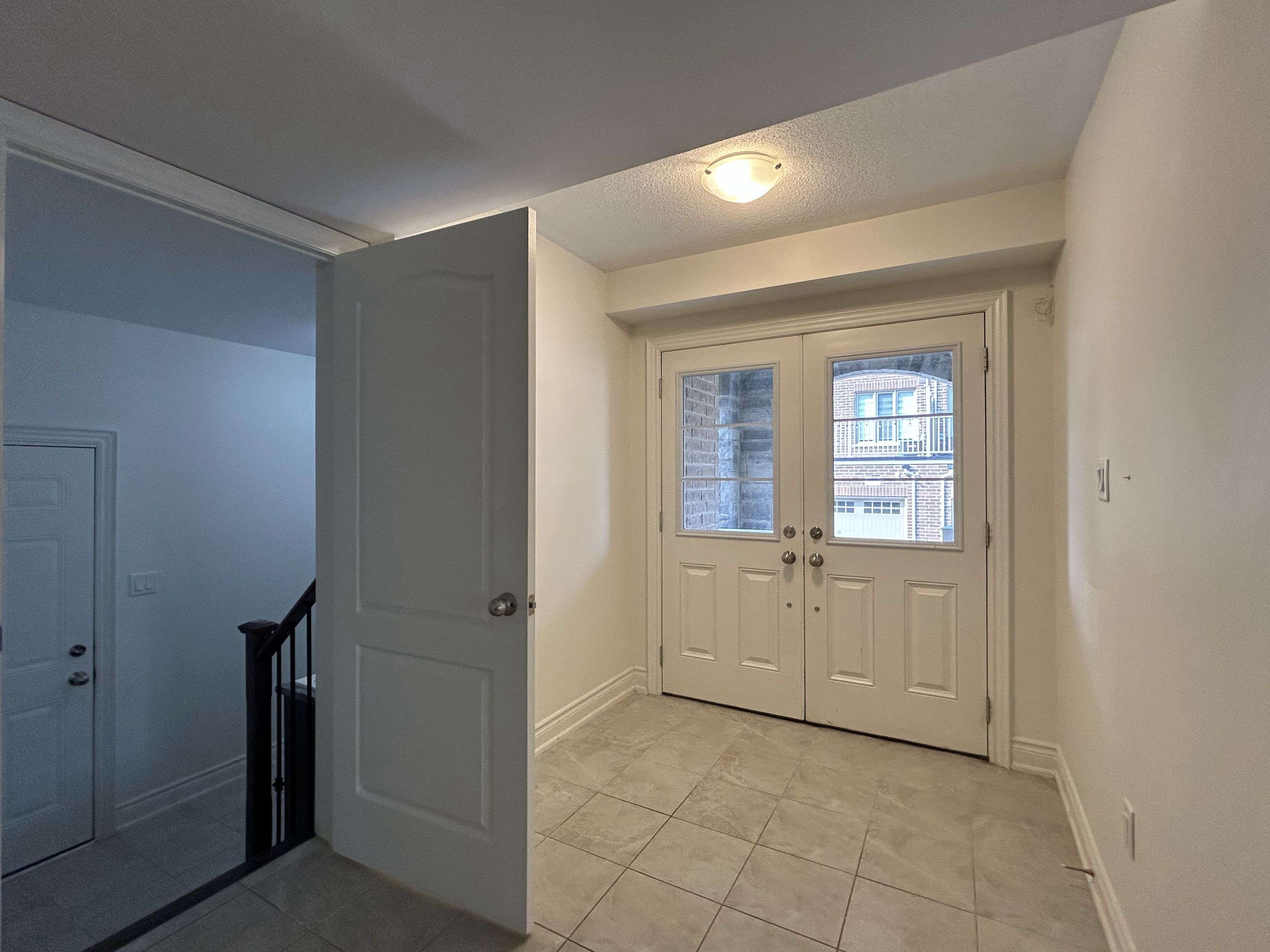 Brampton, ON L6Y 6C5,3 Temple Manor RD