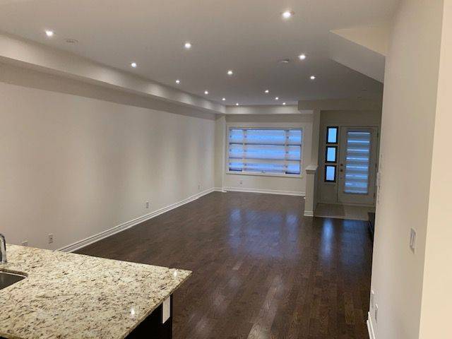 Oakville, ON L6H 0G8,2460 Prince Michael DR #56