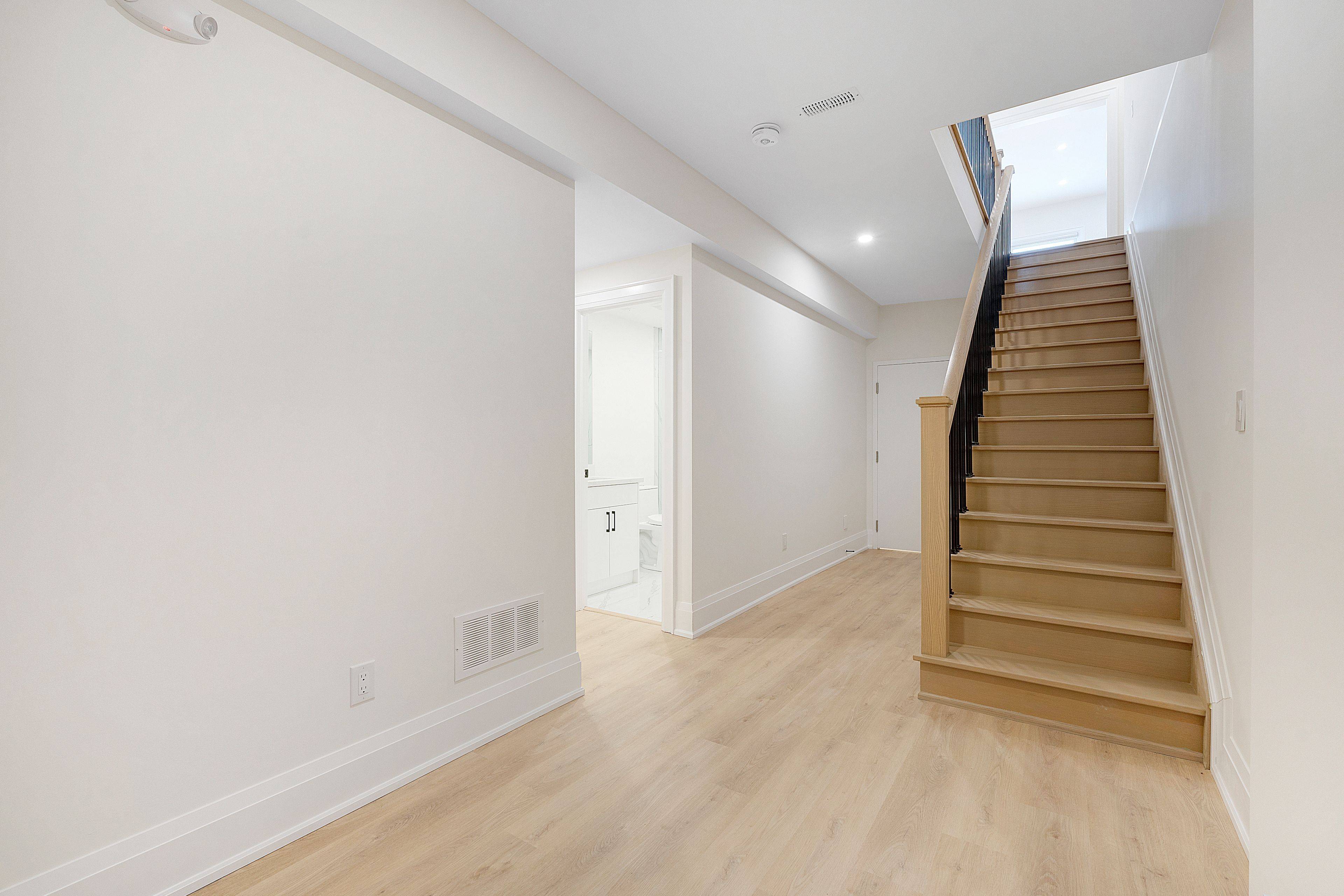 Brampton, ON L6Y 0E4,8915 Heritage RD #Basement