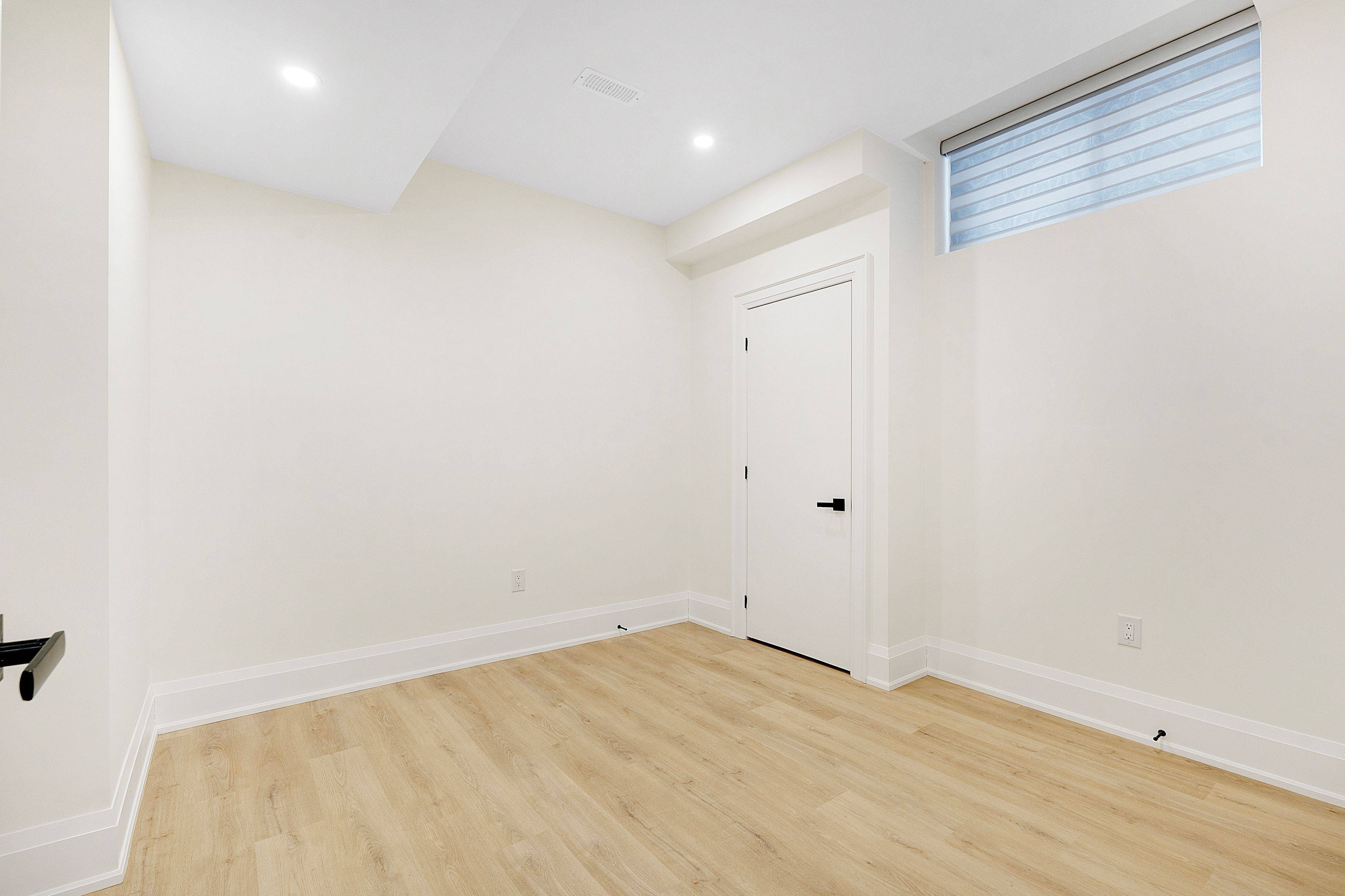 Brampton, ON L6Y 0E4,8915 Heritage RD #Basement