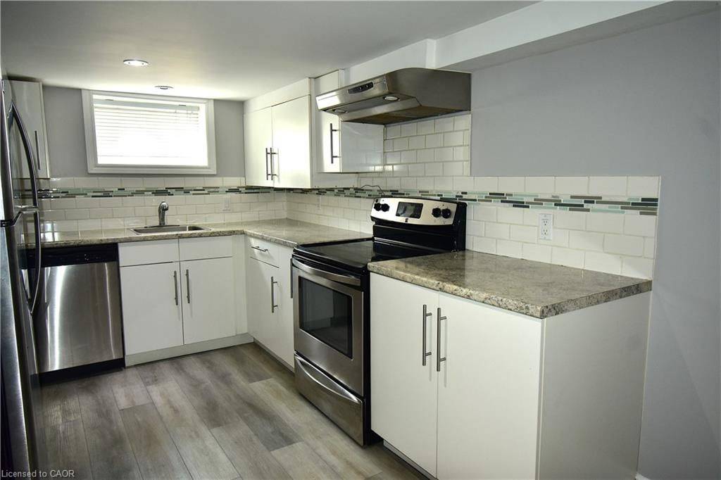 Burlington, ON L7R 3T1,2176 Queensway DR #2