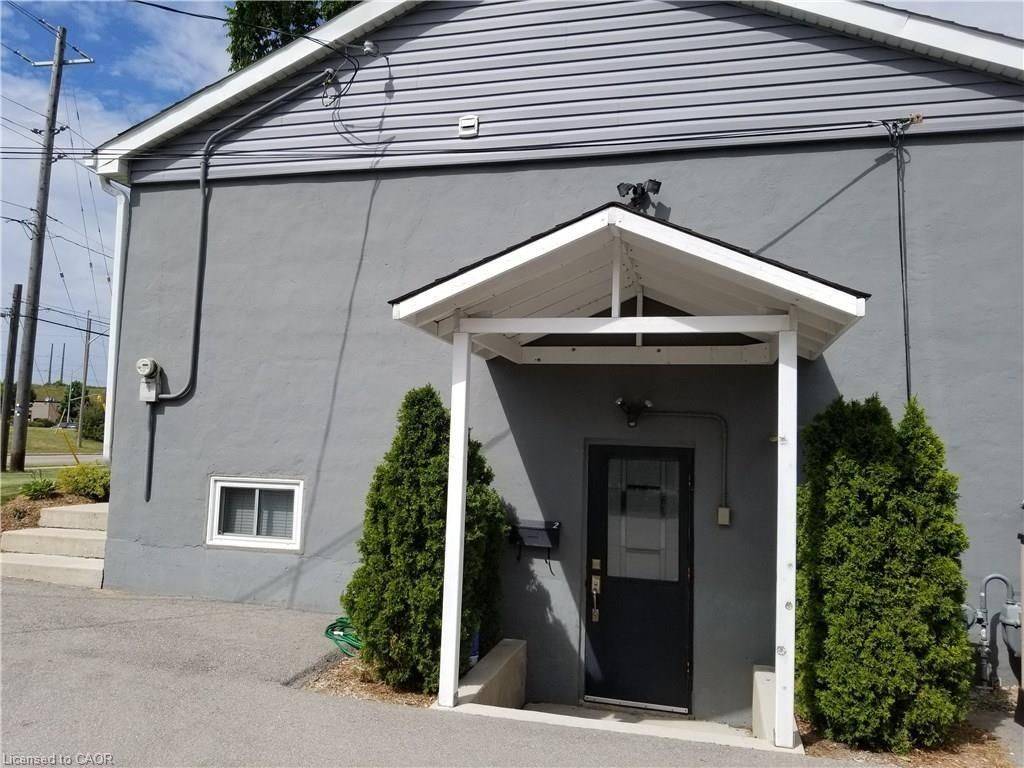 Burlington, ON L7R 3T1,2176 Queensway DR #2