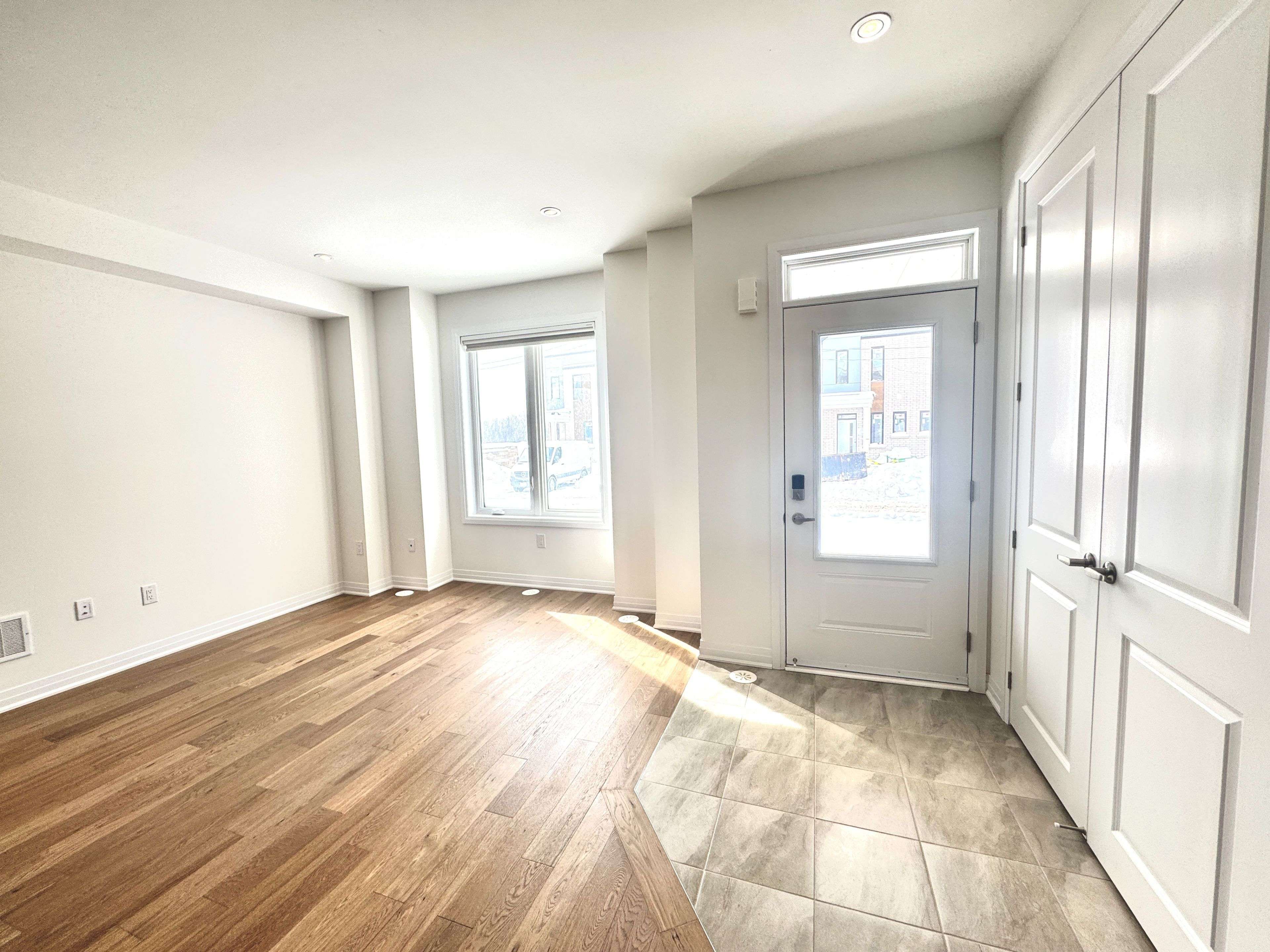 Oakville, ON L6M 5S8,3219 Crystal DR