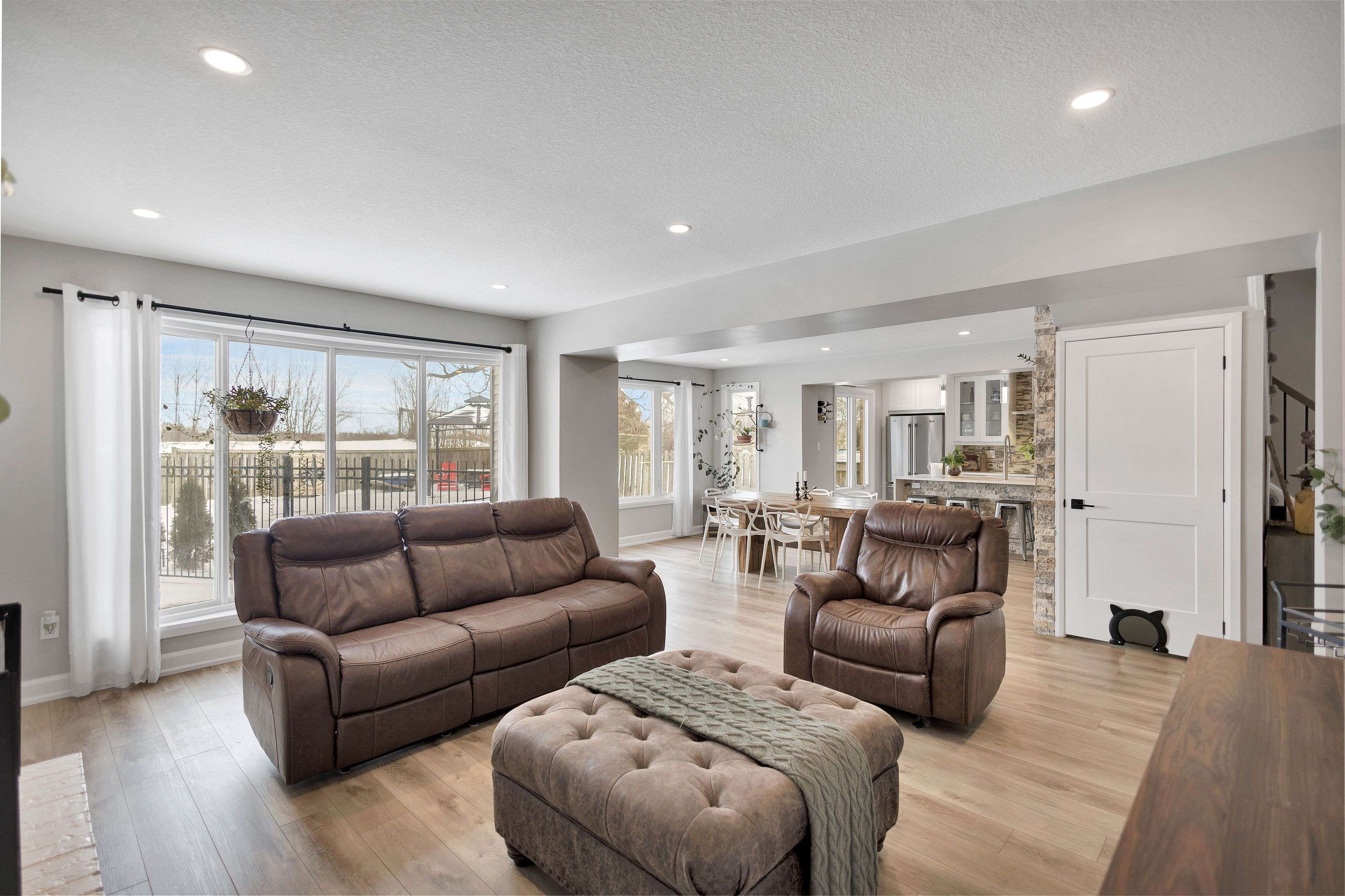 Brantford, ON N3R 7G7,31 Pioneer PL