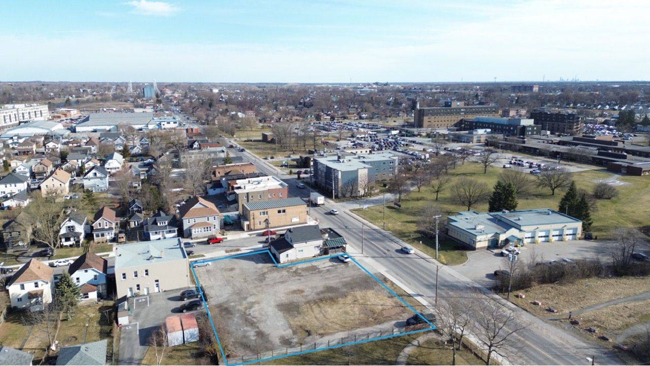 Welland, ON L3B 3L4,619 King ST