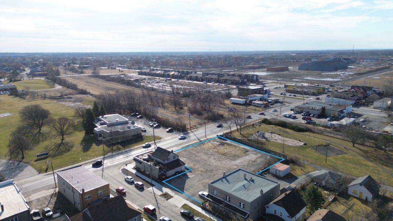 Welland, ON L3B 3L4,619 King ST