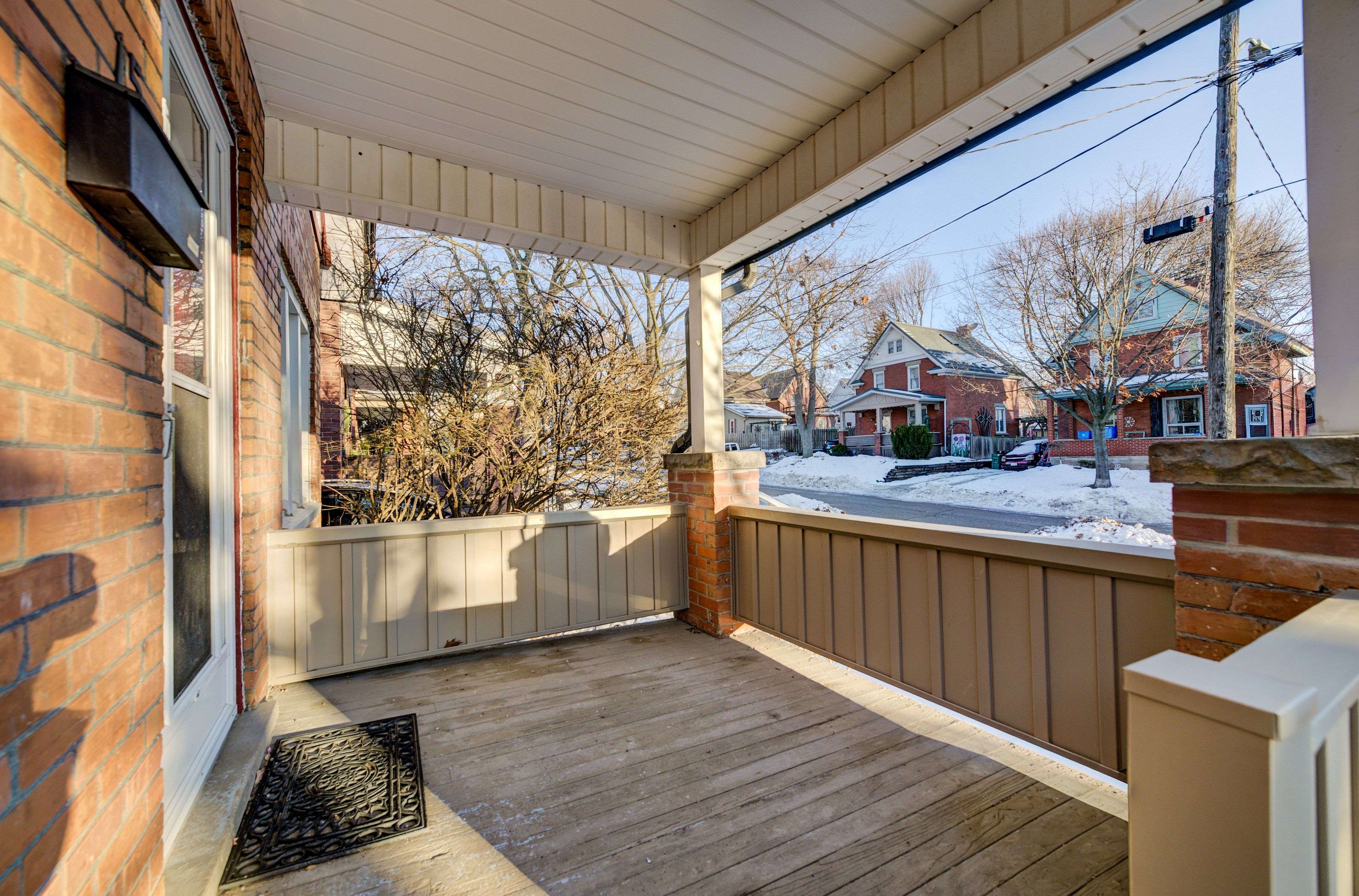 Kitchener, ON N2H 1L7,15 Troy ST