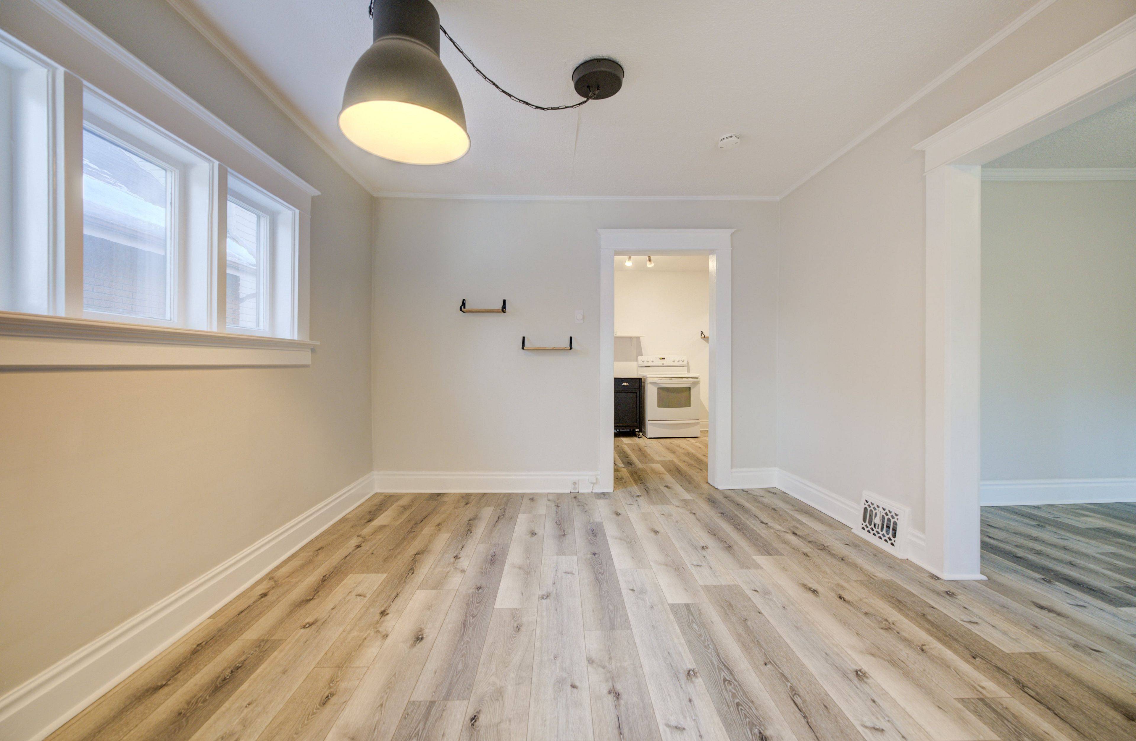 Kitchener, ON N2H 1L7,15 Troy ST