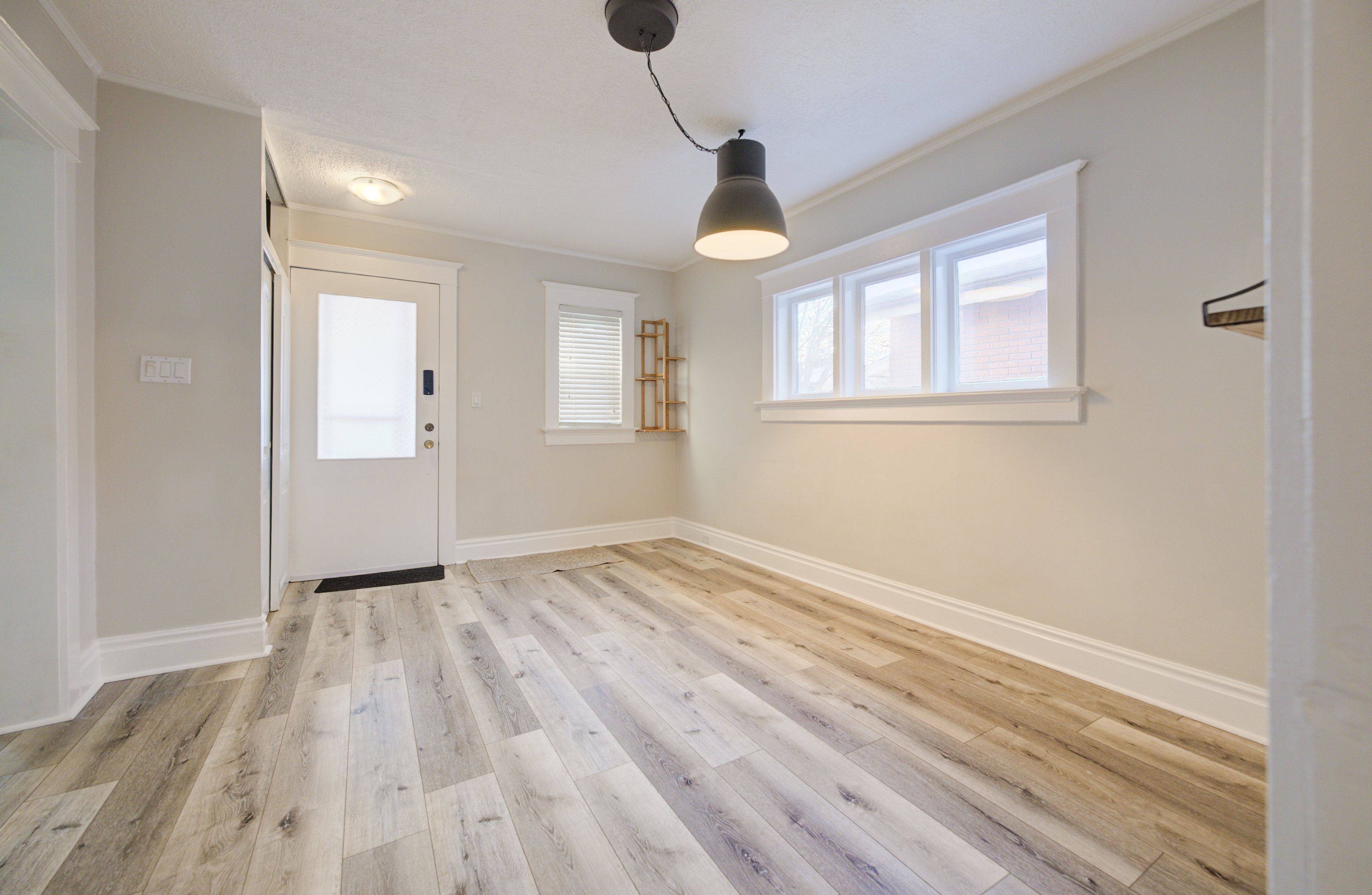 Kitchener, ON N2H 1L7,15 Troy ST