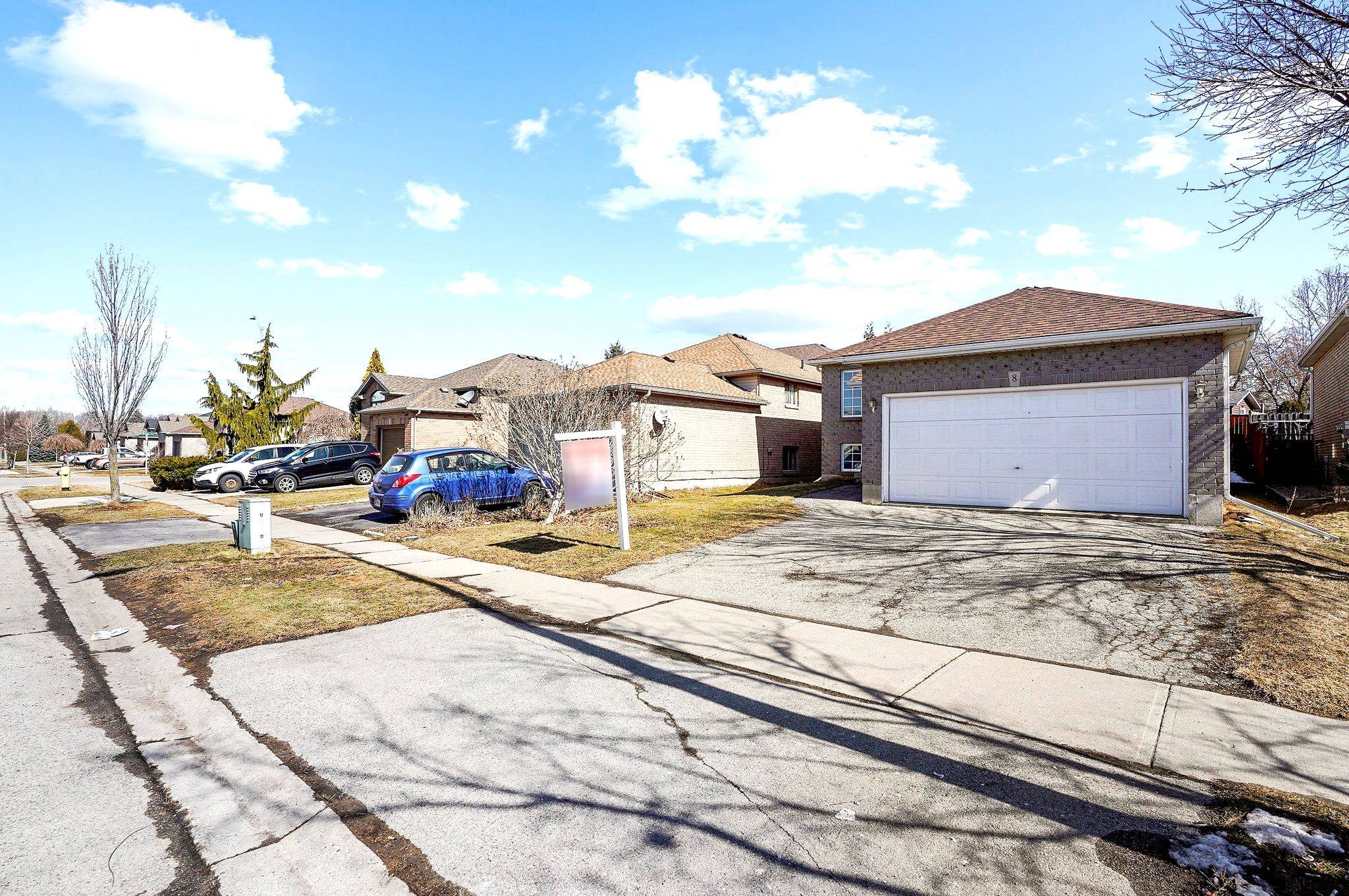 Brantford, ON N3T 6R5,8 Bradley LN