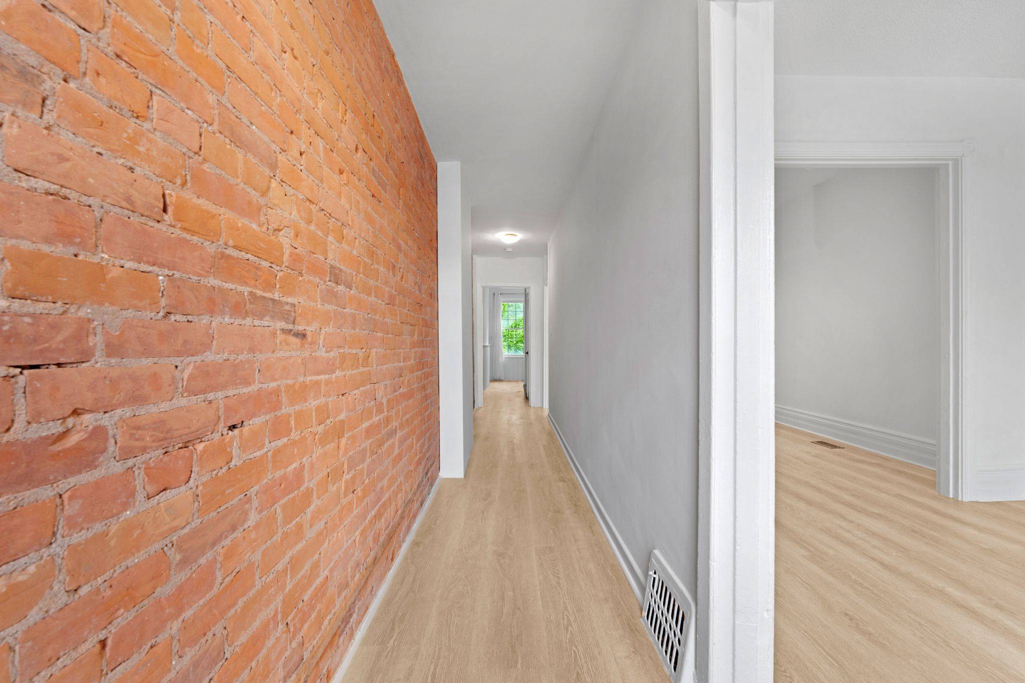 Hamilton, ON L8R 2M5,175 MacNab ST N