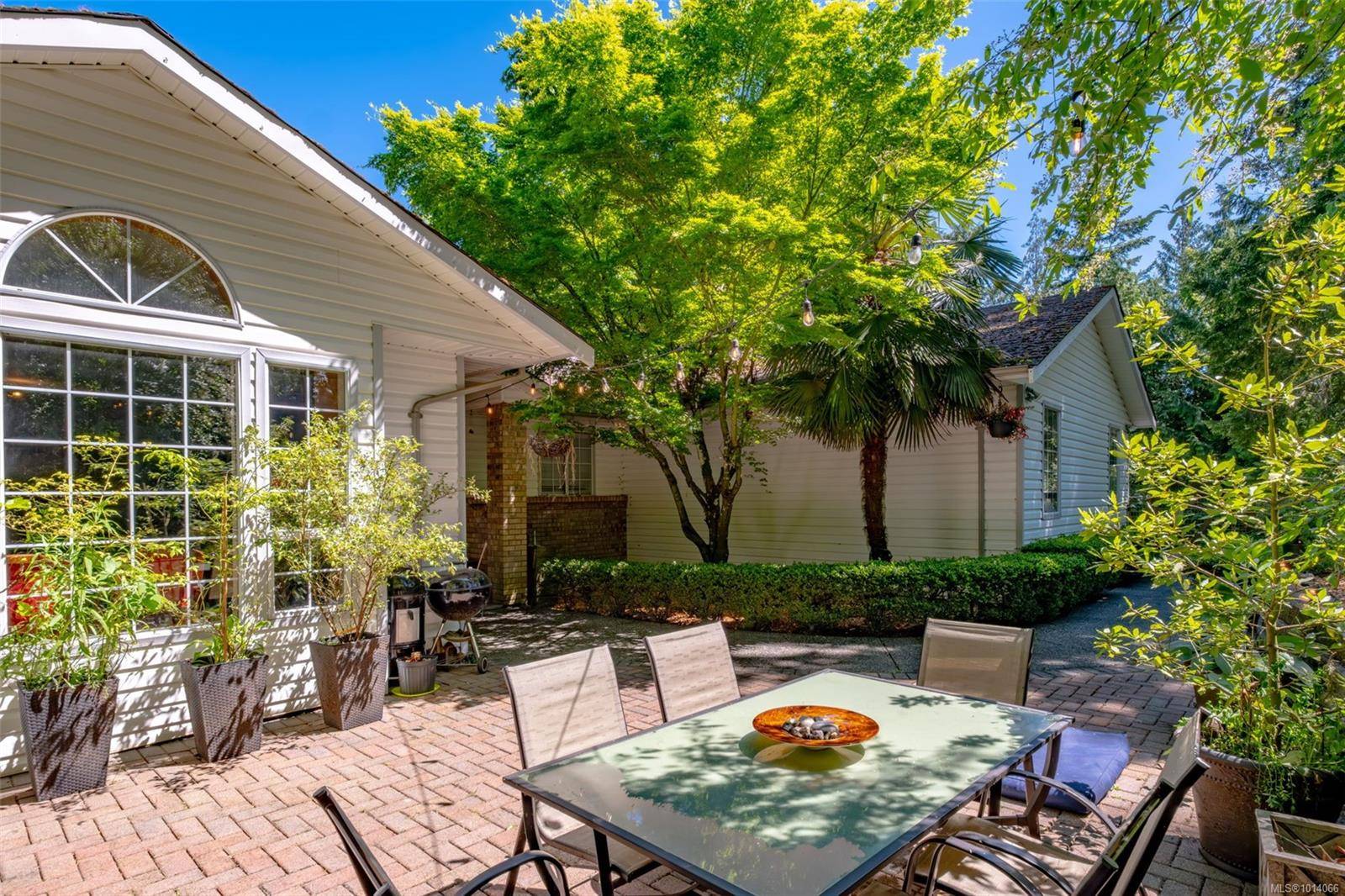 Lantzville, BC V0R 2H0,7220 Royal Dr