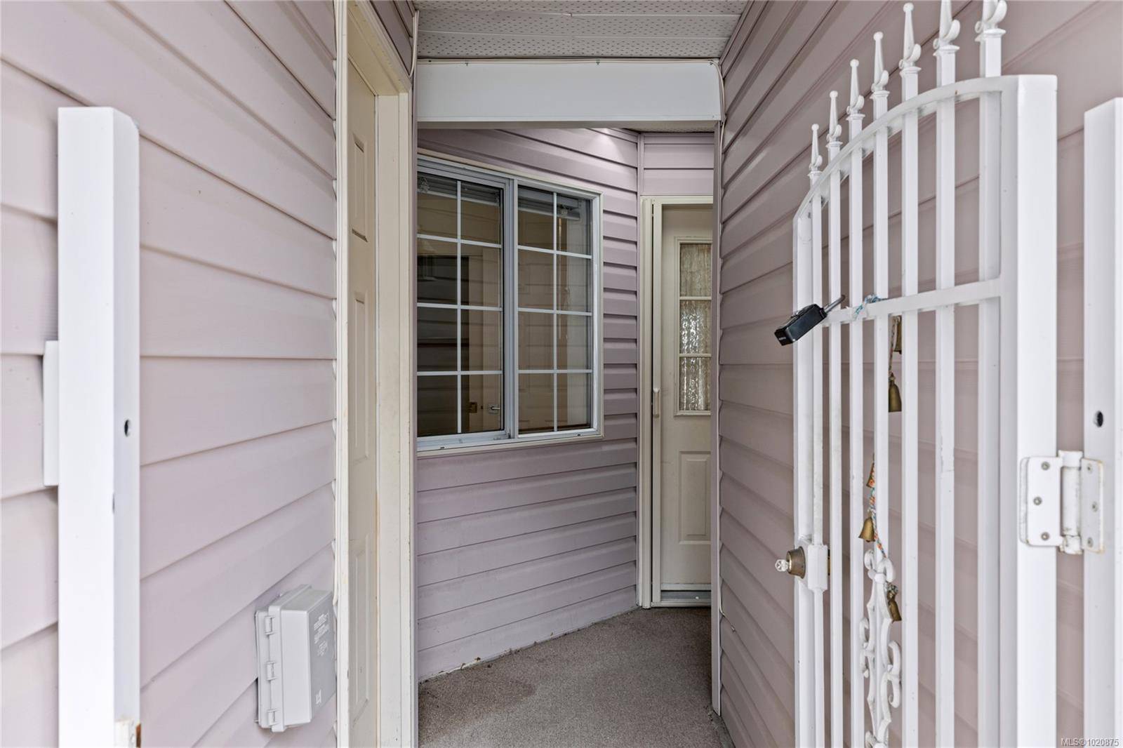 Ladysmith, BC V9G 1B8,100 First Ave #3