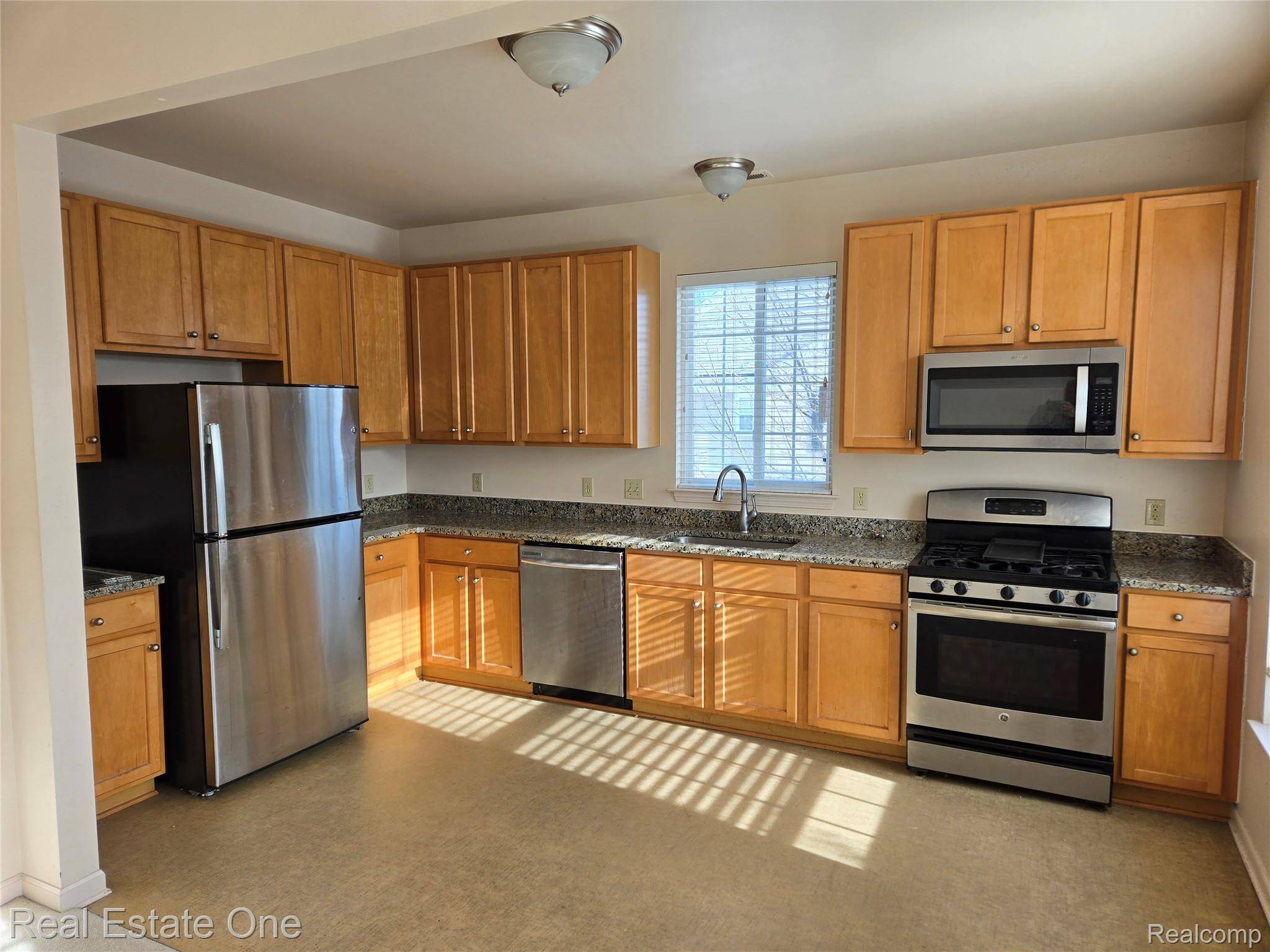 Troy, MI 48085,1079 ALAMEDA BLVD