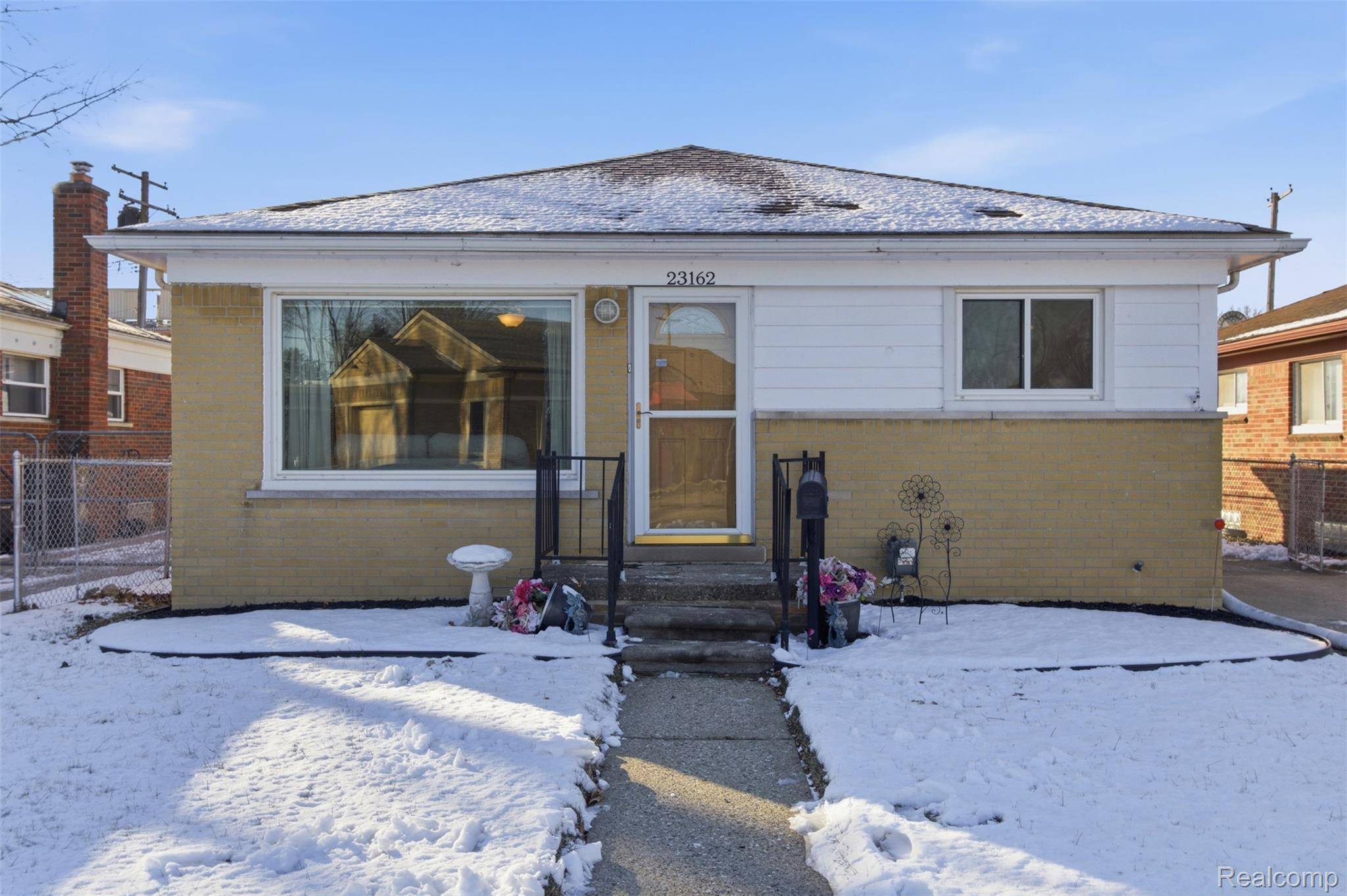 St. Clair Shores, MI 48080,23162 Doremus ST