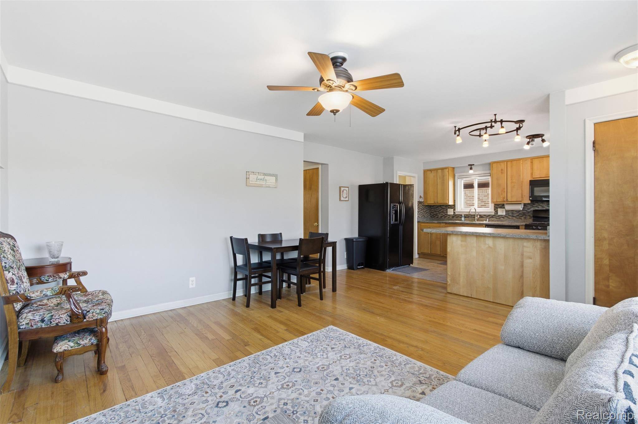 St. Clair Shores, MI 48080,23162 Doremus ST